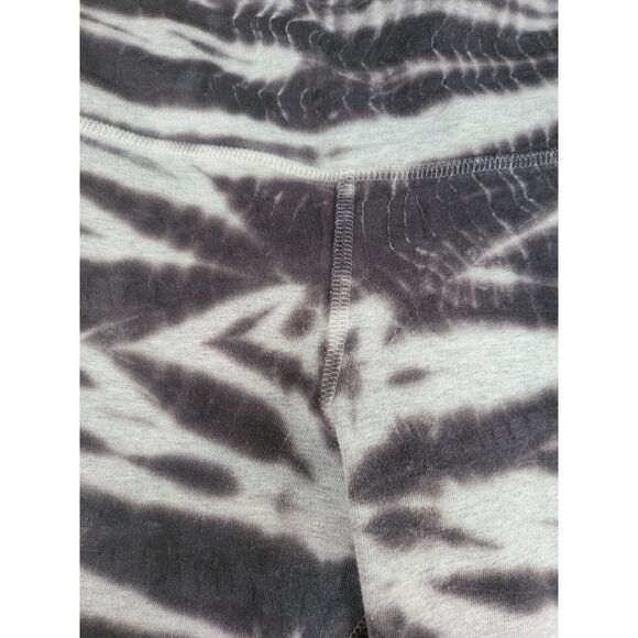 Nike Dri Fit Legging Capri Small Womens Mid Rise Skinny Leg Grey Tie Dye Print P - Picture 3 of 5